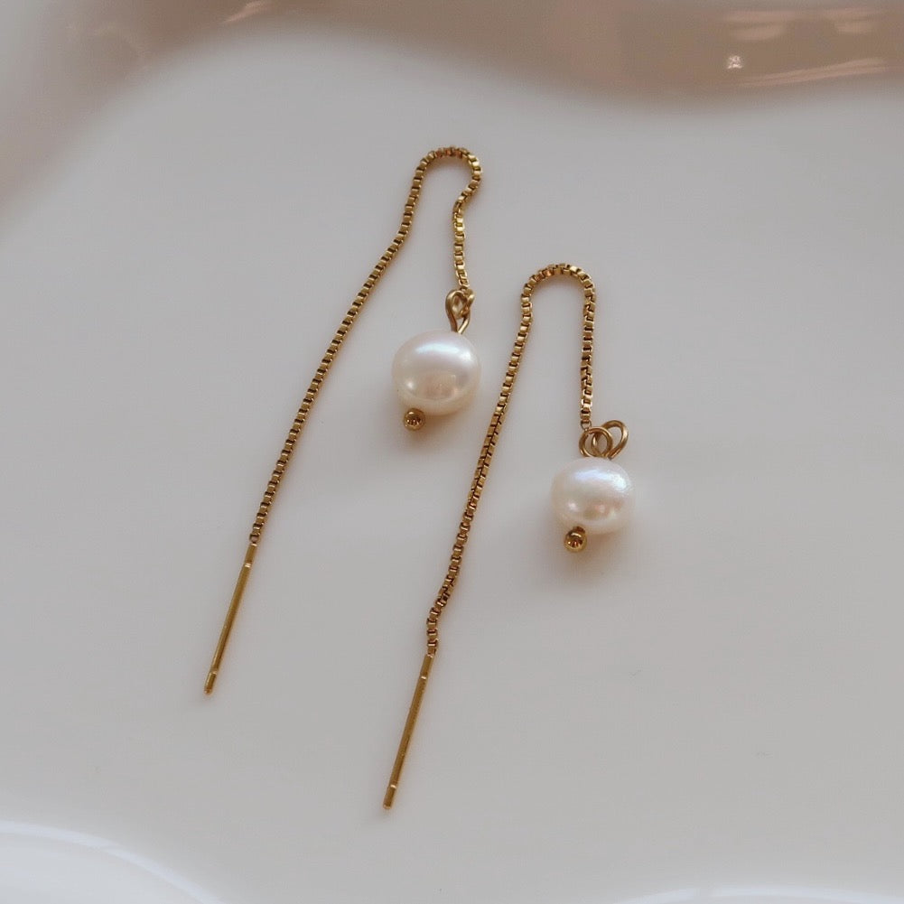 Gold Thread Pearl Earring