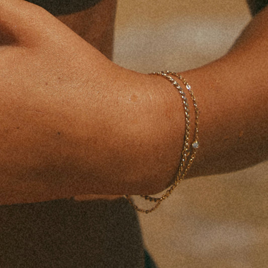 Dainty Daisy Bracelet